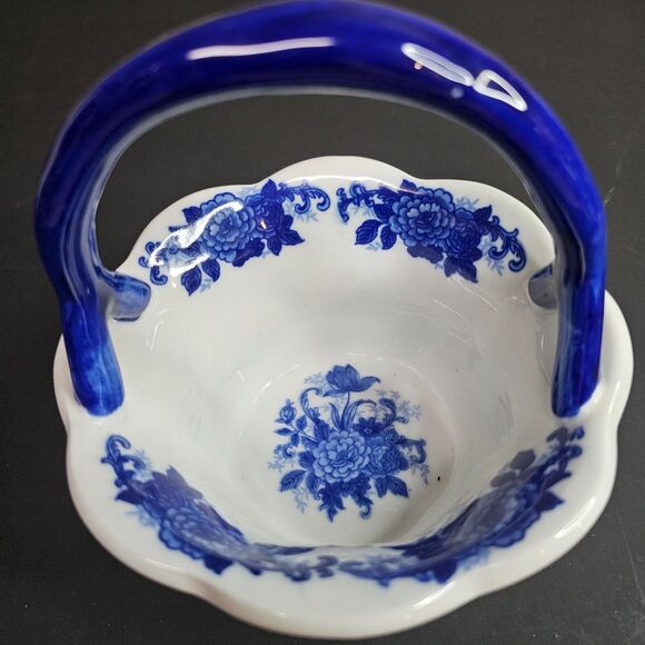 Vtg Blue and White Ceramic Basket with Handle Country Cottagecore 7" - Picture 5 of 8